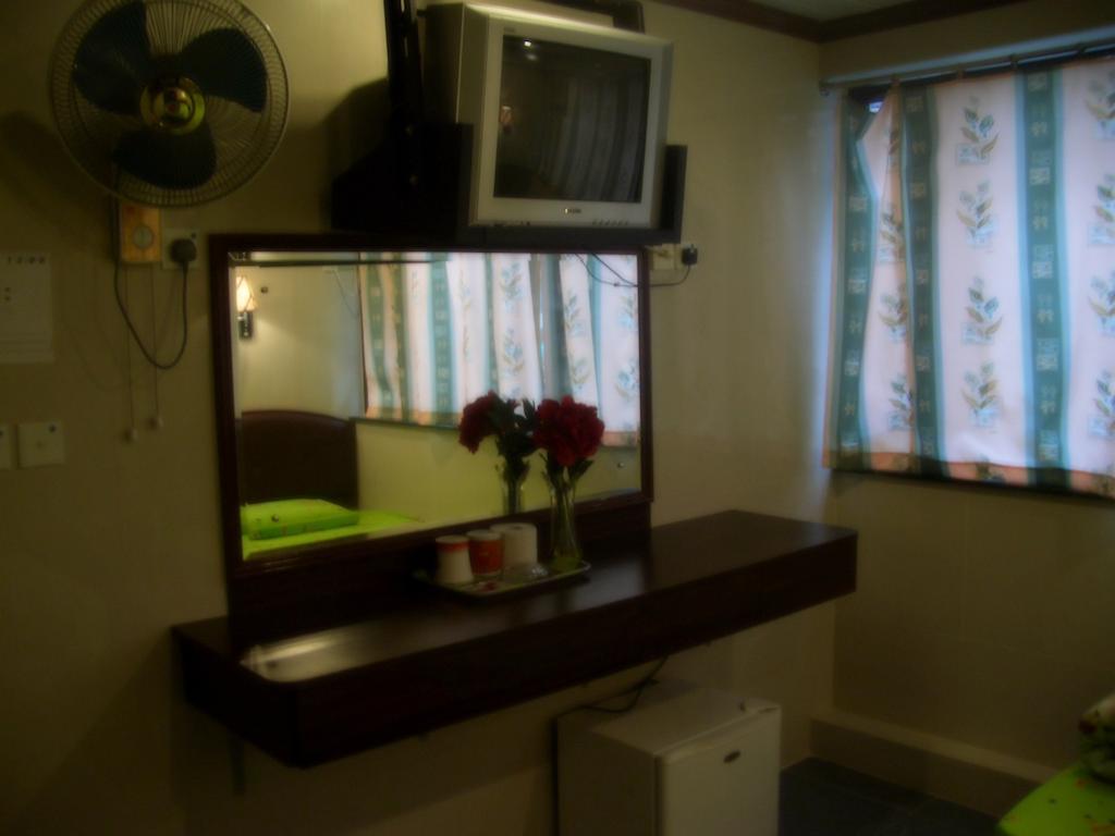 Li'S Chain Hostel Hong Kong Room photo